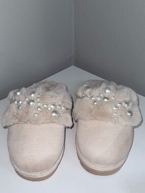 Express Beige Faux Fur Pearl Embellished Slippers